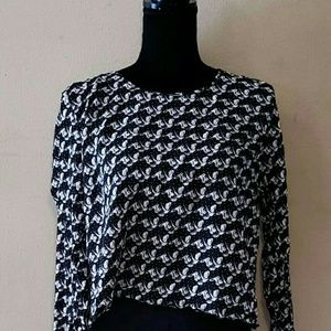 Croped long sleeved shirt